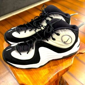 Penny Hardaway Nike Black and White Athletic Shoes